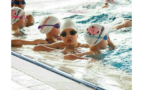 Ecole de natation 2 X semaine : mercredi de 15h15 à 16h15 et samedi de 12h/13h